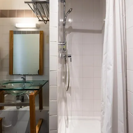 Hotel Bristol Nord Paris-3